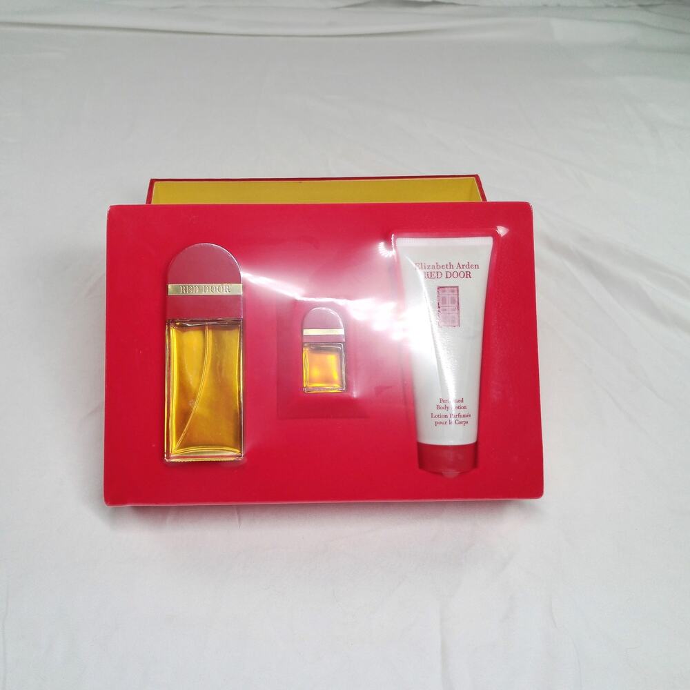 Elizabeth Arden Red Door 3 Pc Perfume Gift Set Eau De Toilette Body Lotion